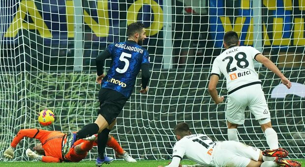 L'Inter vola, 2-0 allo Spezia con Gagliardini e Lautaro. Inzaghi: «Altro step di crescita»