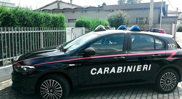 Sedicenne picchiato a pugni, è grave ma non rischia la vita: «Pestato per aver fatto una 'soffiata' ai Carabinieri»