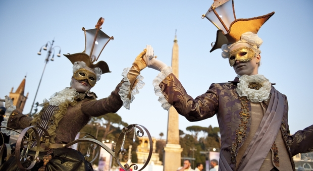 Carnevale romano, al via la nona edizione tra maschere, sfilate equestri e fuochi