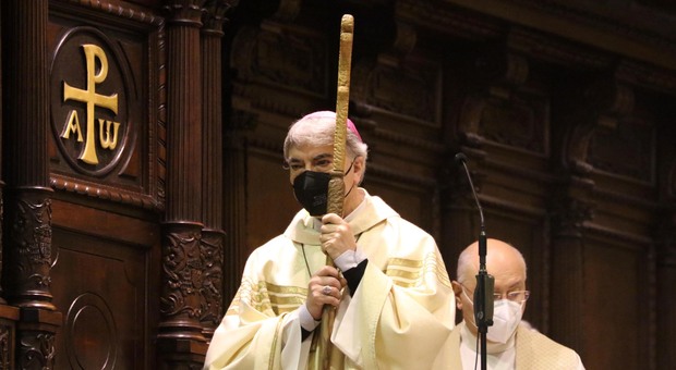 Pasqua e Covid a Napoli, lo sprone del vescovo Battaglia: «La notte non è infinita»