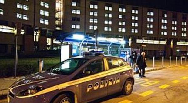 Bivacchi all'ospedale di Torrette In nove denunciati dalla Polizia