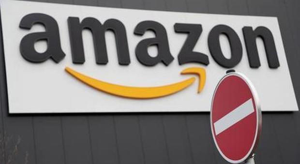 Recensioni false, Amazon ne cancella una parte ma il problema sta crescendo: «Rischio per gli acquirenti»