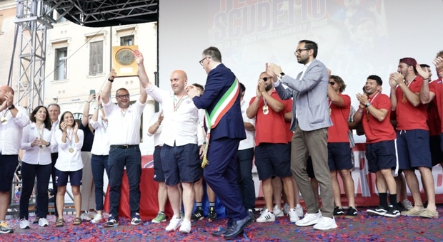La premiazione della Rugby Rovigo da paerte del sindaco Edoardo Gaffeo