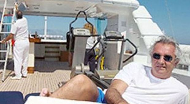 «Ha evaso 3,6 milioni di Iva sullo yacht»: Briatore condannato a 23 mesi