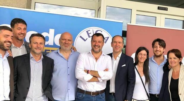 Matteo Salvini con i candidati della Lega a San Martino di Lupari