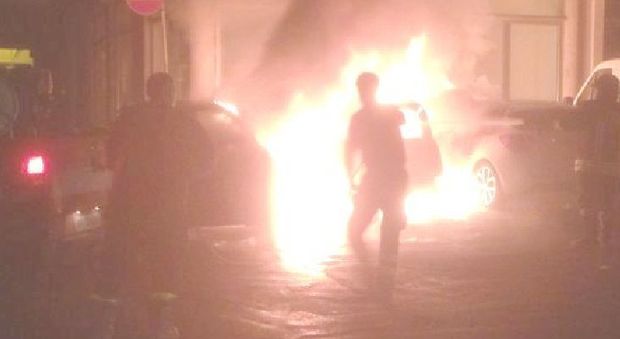 Esplode bomba in auto nel foggiano, danni ma nessun ferito