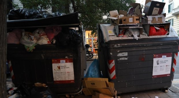 Rifiuti Roma, salta la mini-proroga per gli impianti laziali: immondizia verso l'estero