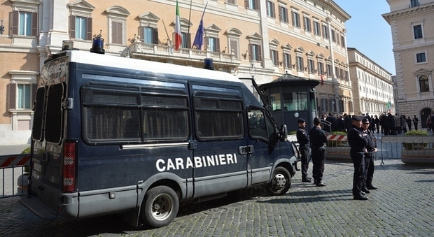 Cortei a Roma, in piazza 5 manifestazioni. Identificati 18 militanti di Forza Nuova