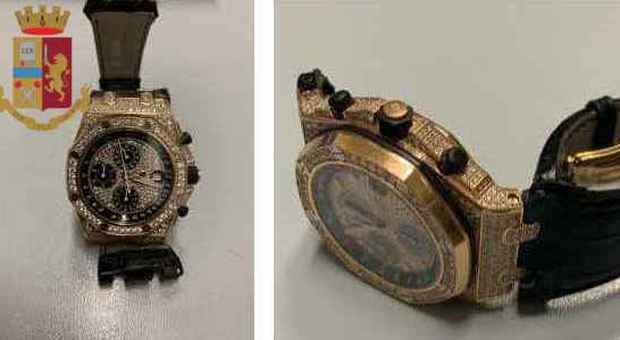 Rapinato dell'orologio da 400mila euro: presi due algerini. L'imprenditore: «Sono loro» Foto