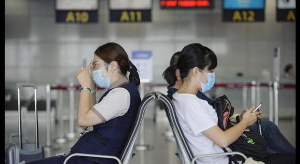Il virus Mers ora fa paura: 11 vittime in Corea del Sud. Chiuse le cliniche, mascherine in aumento