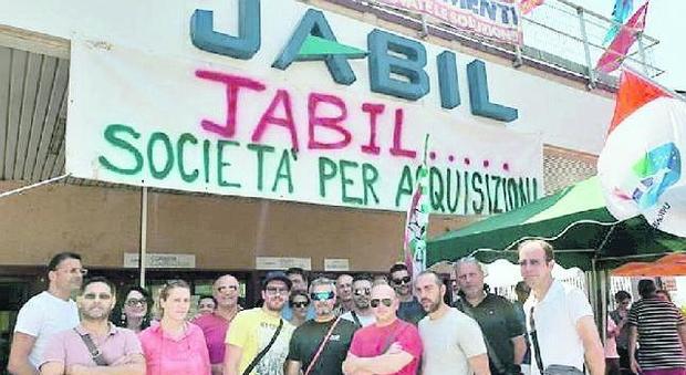 Jabil, la trattativa è in alto mare: tagli confermati, sospesa la riunione
