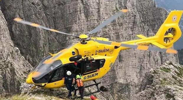 Interventi a raffica oggi per l'elicottero e soccorso alpino