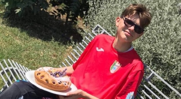 Peter suicida a 16 anni in Irpinia, si indaga per istigazione: ipotesi gioco on line