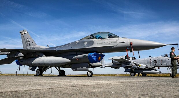 Nato, al via la più grande esercitazione aerea della storia dell'alleanza: dagli F-35 alle simulazioni a terra. Possibili ritardi per i voli civili