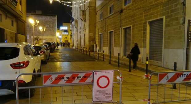 A Brindisi via all'ordinanza “Salva Duomo” ma gli incivili colpiscono ancora