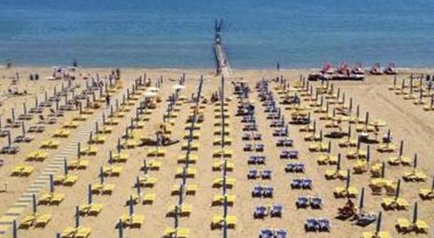 Sale la tassa di soggiorno: stangata sulle spiagge veneziane