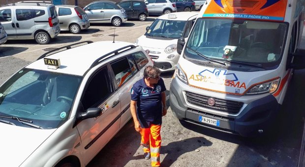 immagine Capri, malata di tumore in ambulanza: la compagnia di traghetti si rifiuta di imbarcarla
