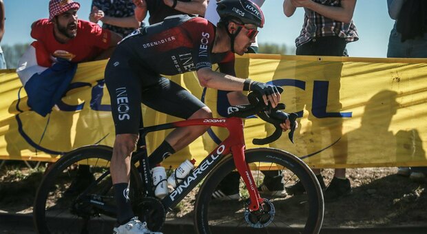 Pinarello completa la bacheca con la Roubaix: il trionfo di Van Baarle è "made in Treviso"