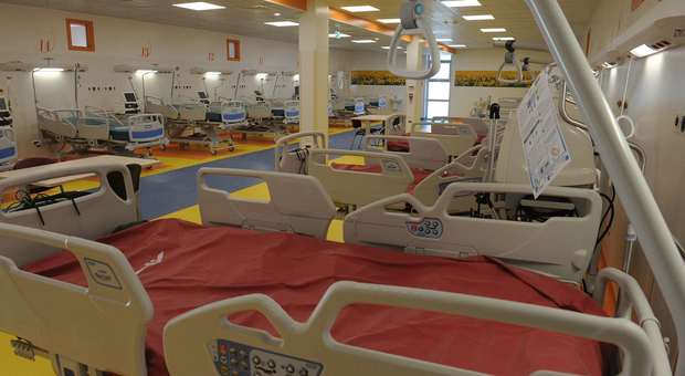 Pescara, inaugurato il Covid Hospital: ha 180 posti letto