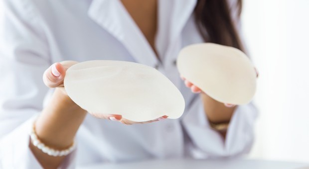 Tumori, 41 linfomi in pazienti con protesi al seno: Ministero cheide verifiche