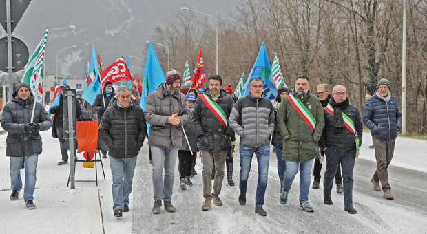 Safilo, protesta a Longarone