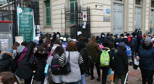Scuola, ripartenza in salita I sindacati: «Si rischia il caos»