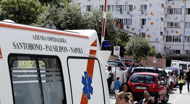 Ospedale Santobono, medici e infermieri minacciati dal padre del piccolo paziente