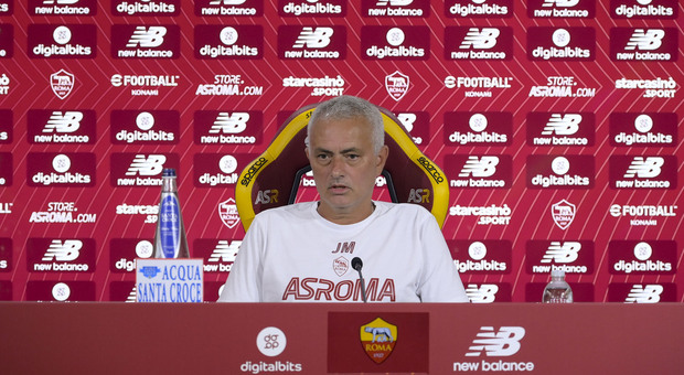 Mourinho: «Non vogliamo andare in Conference, domani contro il Ludogorets bisogna vincere»