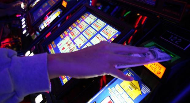 Un numero verde per chi ha problemi con il gioco d'azzardo: sarà attivo dal 1° ottobre