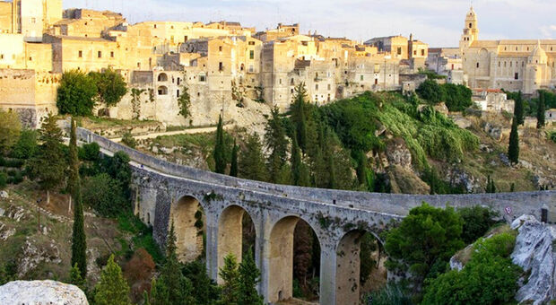 Viaggi nelle location set di film e serie tv: c'è anche la Puglia. Ecco la mappa per programmare i viaggi