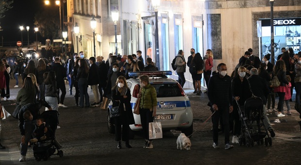 Lockdown a Salerno, 48 multe e quattro negozi sanzionati