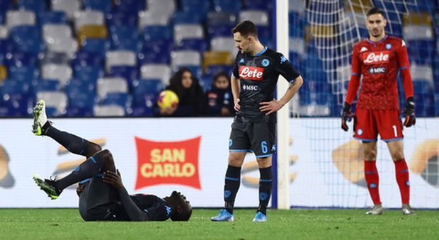 Napoli, Koulibaly fa mea culpa: «Dispiaciuto per il gol subito»