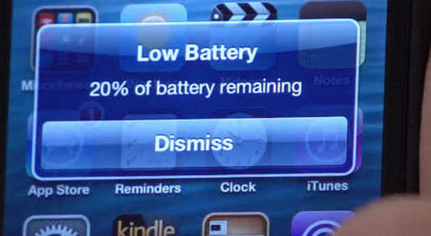 iPhone, Facebook prosciuga la batteria: ecco due rimedi fai-da-te