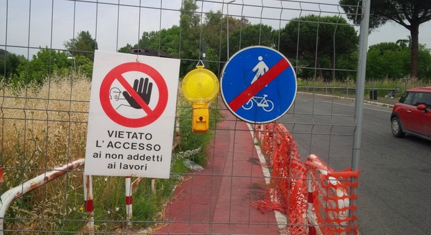 Roma, la pista ciclabile sull'Olimpica, ancora chiusa da tre settimane