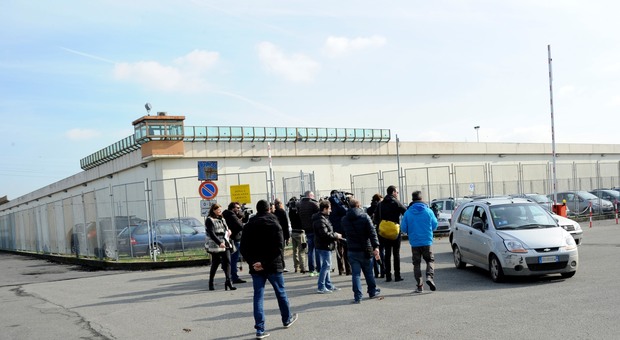 Monza, detenuto trovato impiccato in carcere: «Impossibile salvarlo»