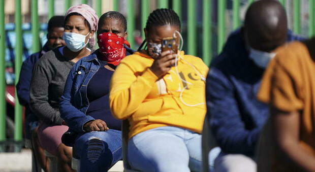 Sudafrica, stop a quarantena per gli asintomatici