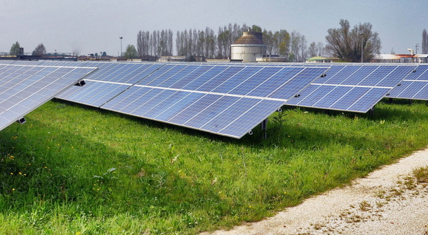 Energia: avvio impianto fotovoltaico per raffineria Eni a Gela