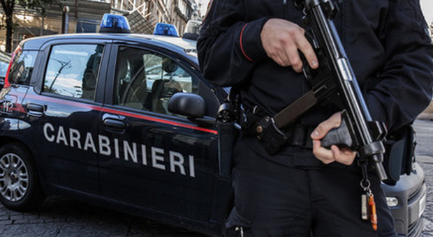 Carabiniere accoltellato alla testa nel Napoletano: era intervenuto per sedare una lite in famiglia