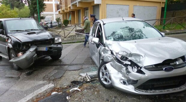 Finti incidenti, la cricca delle vittime fantasma in Campania: «Anagrafe nel mirino»