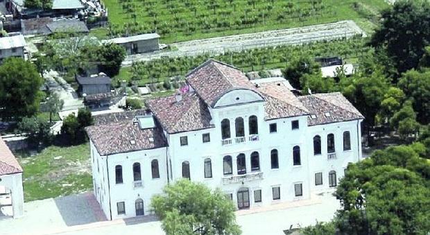 Villa Cattaneo, il bando parte da 20 mila euro l'anno