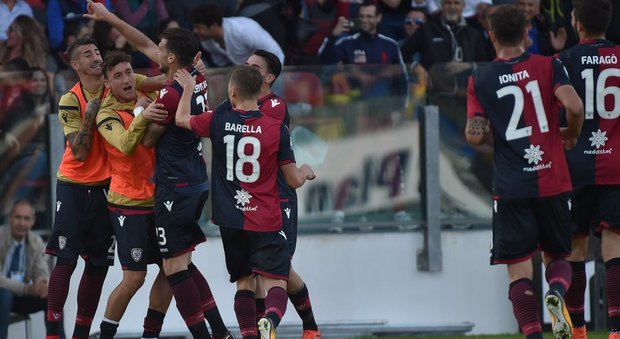 Il Cagliari in rimonta supera il Verona 2-1. Pecchia in bilico
