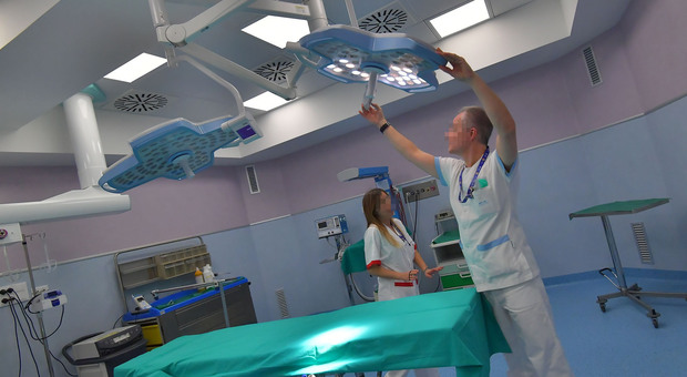 Lazio, interventi sospesi e allarme dei chirurghi: mille malati oncologici inoperabili