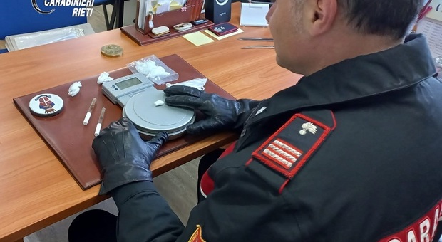 Controlli dei carabinieri a Capodanno, tre denunce per spaccio di stupefacenti e guida in stato di ebbrezza