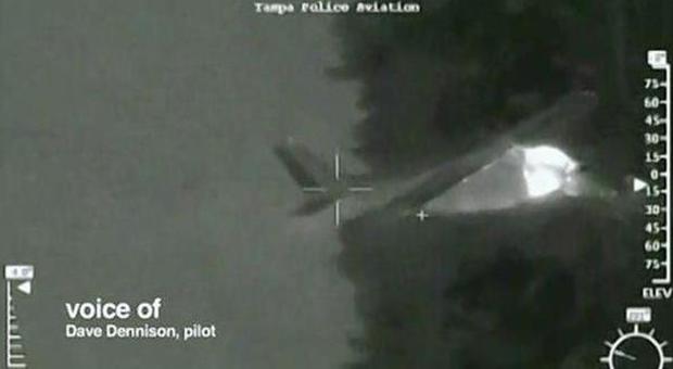 Florida, poliziotto eroe salva pilota da aereo in fiamme