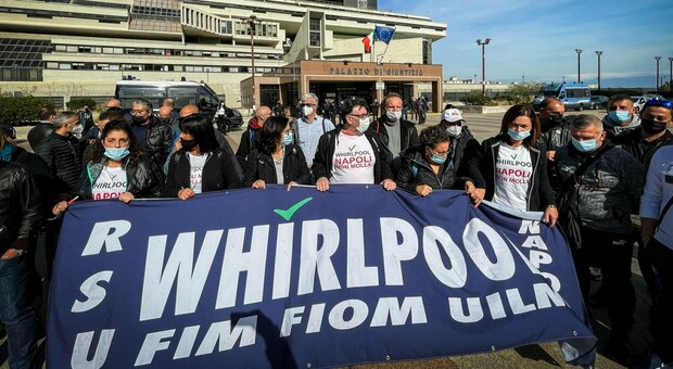 Whirlpool Napoli, domani i licenziamenti: dal Tribunale l'ultima speranza
