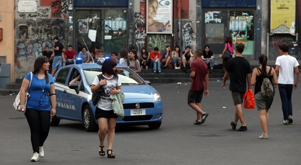 Napoli, spaccio di droga in piazza del Gesù: arrestato il pusher africano