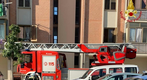 Napoli, esplode la bombola del gas in una casa a Scampia: nessun ferito