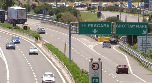A14, auto contromano tra i caselli di Grottammare e San Benedetto