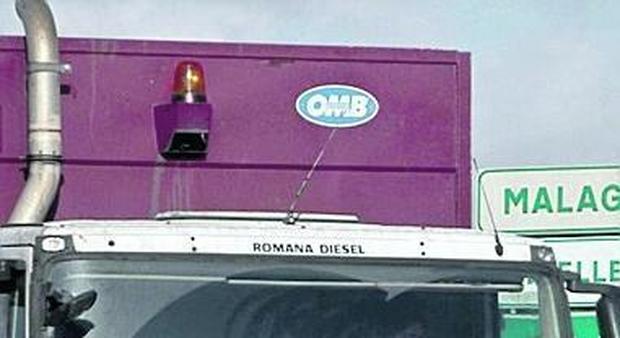 Emergenza rifiuti a Roma, a Malagrotta decine di camion in coda Video