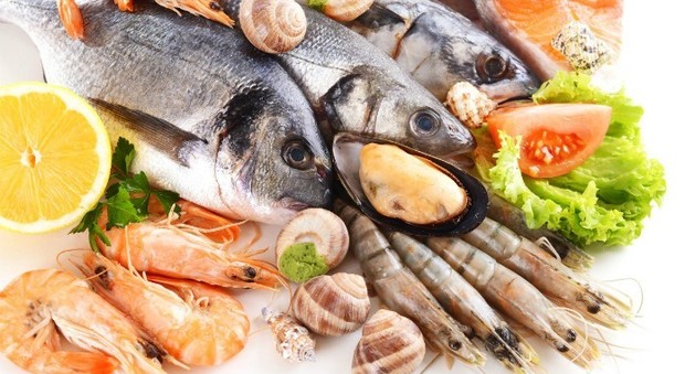 Mangi pesce regolarmente? Metti a rischio la tua salute: ecco perché